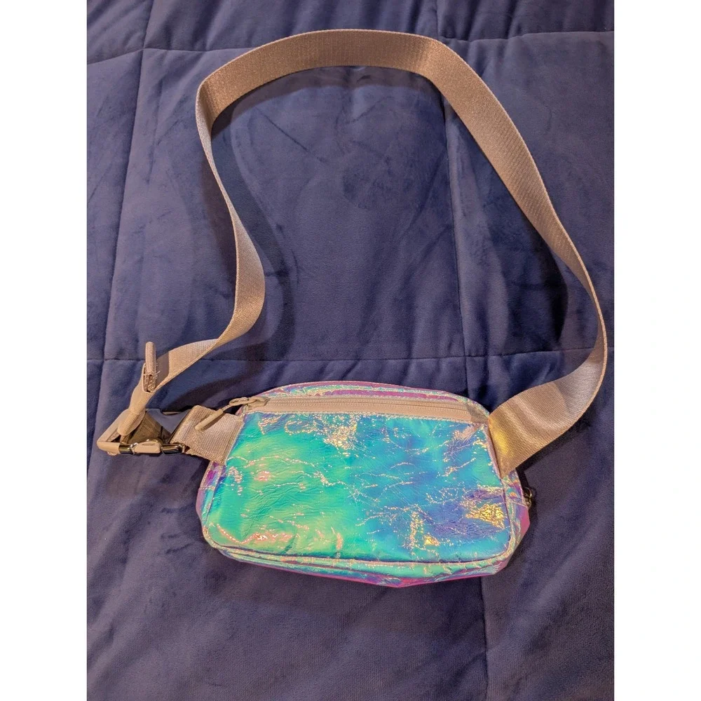 Lululemon Everywhere Belt Bag Women 1L Iridescent Holographic Crinkle Crossbody